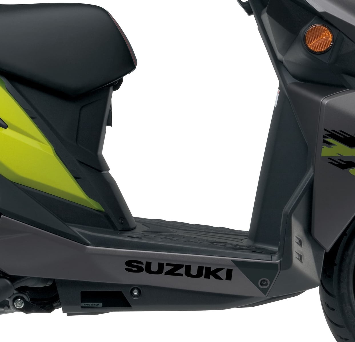 SUZUKI AVENIS 125 GREEN პლასტმასის ემბლემა SUZUKI, ფოტო 1